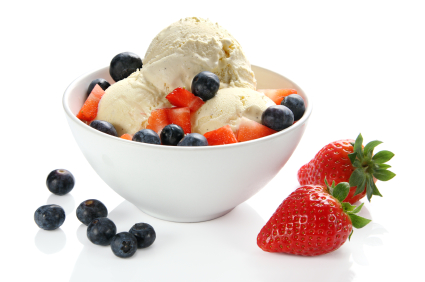 sous vide vanilla ice cream with berries